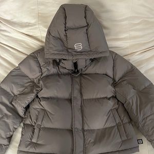 Aritzia Super Puff Shorty